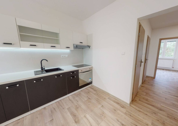 REZERVOVANÉ Byt 2+1 s loggiou (56 m2), sídl. Západ I. Sp. Nová Ves