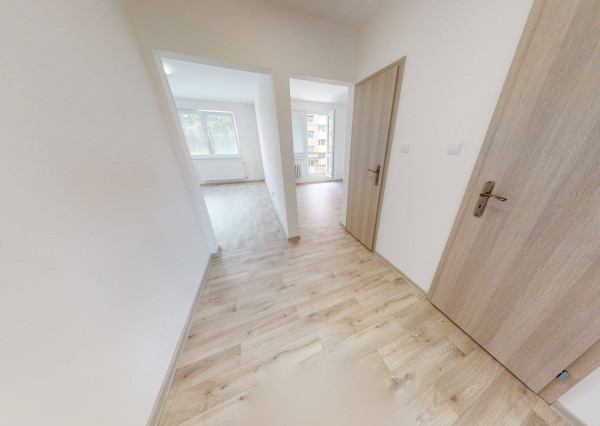 REZERVOVANÉ Byt 2+1 s loggiou (56 m2), sídl. Západ I. Sp. Nová Ves