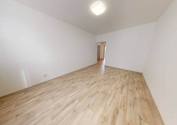 REZERVOVANÉ Byt 2+1 s loggiou (56 m2), sídl. Západ I. Sp. Nová Ves
