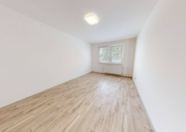 REZERVOVANÉ Byt 2+1 s loggiou (56 m2), sídl. Západ I. Sp. Nová Ves
