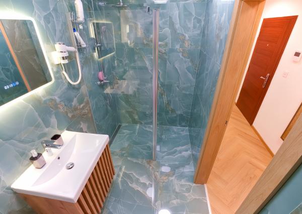 NOVOSTAVBA! Nadštandardný byt 2+1 (88 m2) centrum mesta SNV