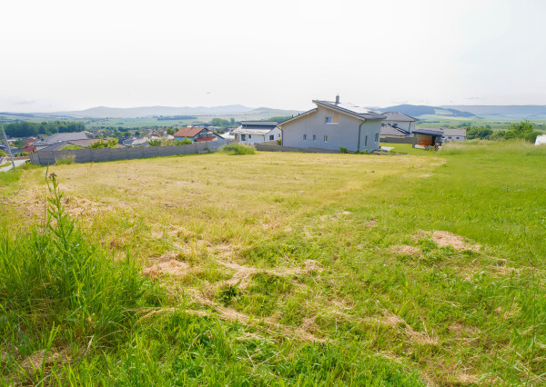 Stavebný pozemok 692 m2 s výhľadom na hrad Spišský Hrhov