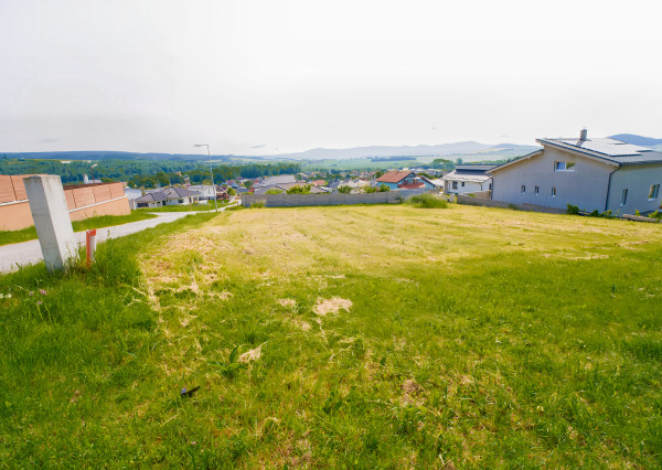 Stavebný pozemok 692 m2 s výhľadom na hrad Spišský Hrhov