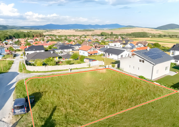 Stavebný pozemok 692 m2 s výhľadom na hrad Spišský Hrhov