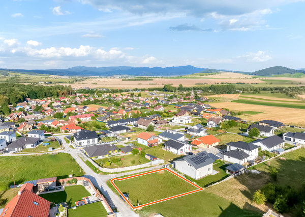 Stavebný pozemok 692 m2 s výhľadom na hrad Spišský Hrhov