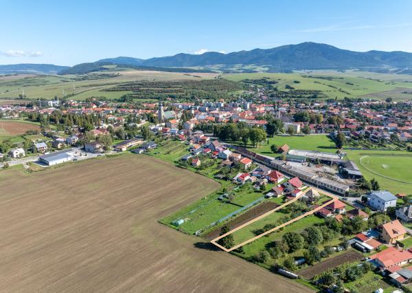 REZERVOVANÉ  - Veľký pozemok so starším domom v dobrej lokalite Spišské Vlachy