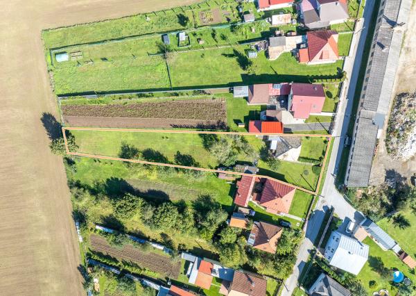 REZERVOVANÉ  - Veľký pozemok so starším domom v dobrej lokalite Spišské Vlachy