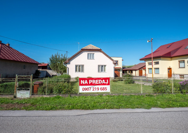 REZERVOVANÉ  - Veľký pozemok so starším domom v dobrej lokalite Spišské Vlachy