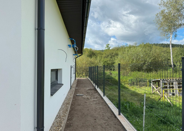 FINALIZUJEME ! Na predaj 3 a 4 -izbové byty v Danišovciach