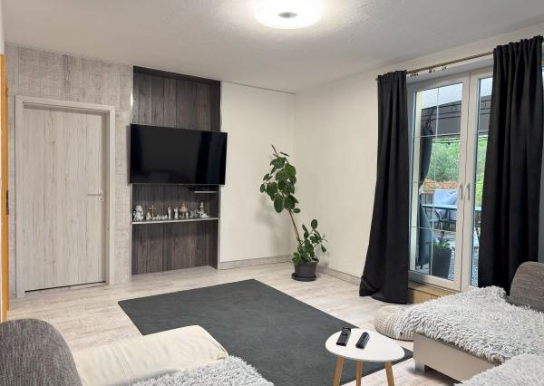 ZNÍŽENÁ CENA ! Rodinný dom s veľkým pozemkom v obci Tvarožná