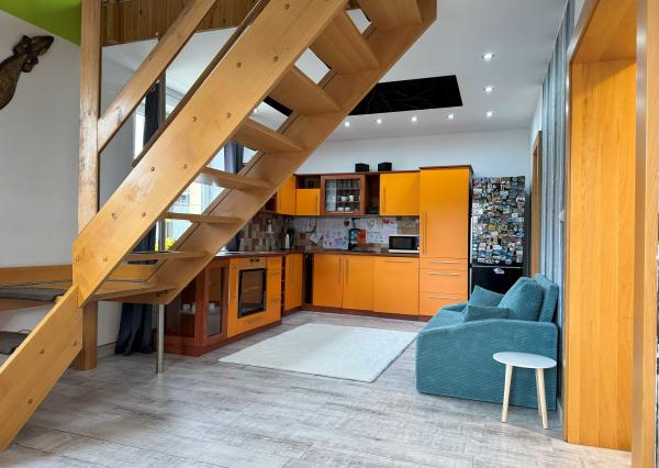 ZNÍŽENÁ CENA ! Rodinný dom s veľkým pozemkom v obci Tvarožná