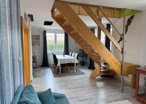 ZNÍŽENÁ CENA ! Rodinný dom s veľkým pozemkom v obci Tvarožná