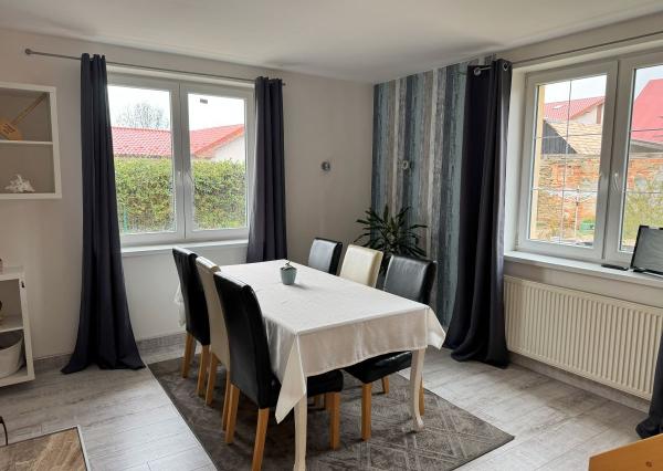 ZNÍŽENÁ CENA ! Rodinný dom s veľkým pozemkom v obci Tvarožná