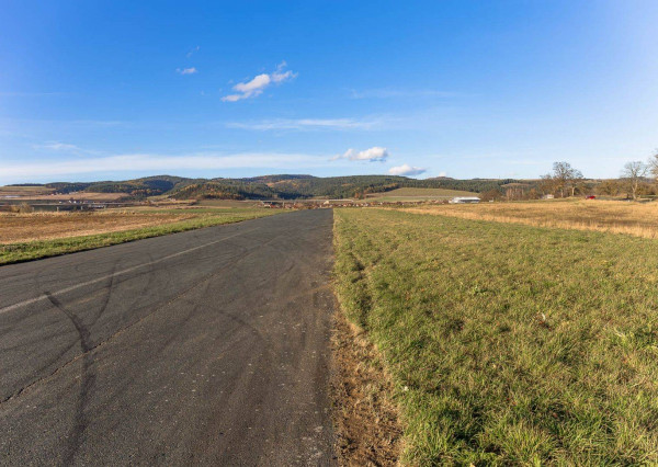 Atraktívny pozemok na podnikanie (3 ha) pri Klčove