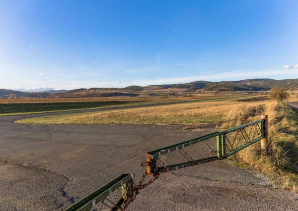 Atraktívny pozemok na podnikanie (3 ha) pri Klčove