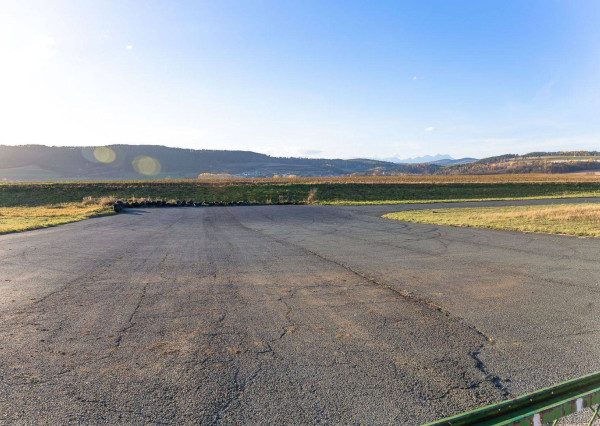 Atraktívny pozemok na podnikanie (3 ha) pri Klčove