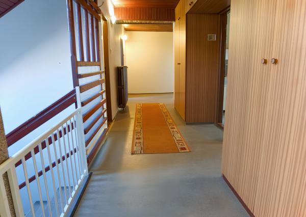 Byt 4+1 (135 m2) s loggiou blízko žel. stanice a centra Sp. Nová Ves