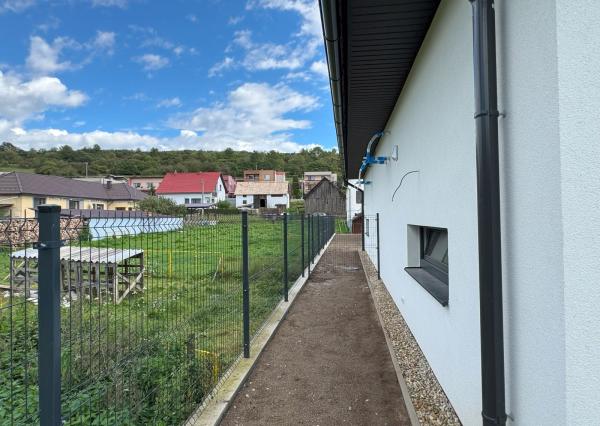 FINALIZUJEME ! Na predaj 3 a 4 -izbové byty v Danišovciach