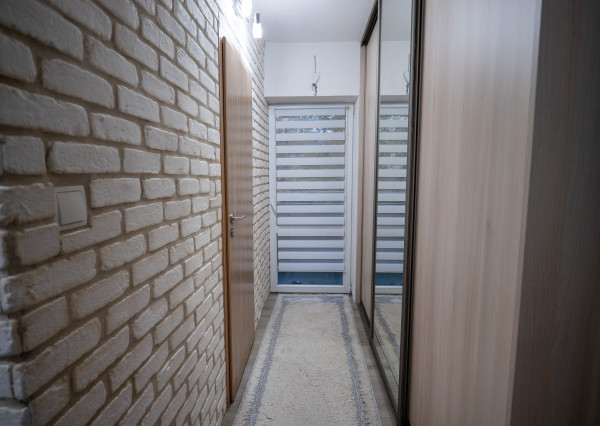 3-izbový, nadštandardne veľký byt s balkónom -  Krompachy