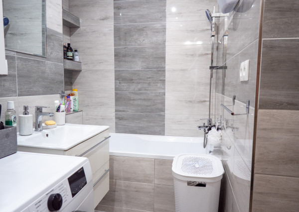 3-izbový, nadštandardne veľký byt s balkónom -  Krompachy