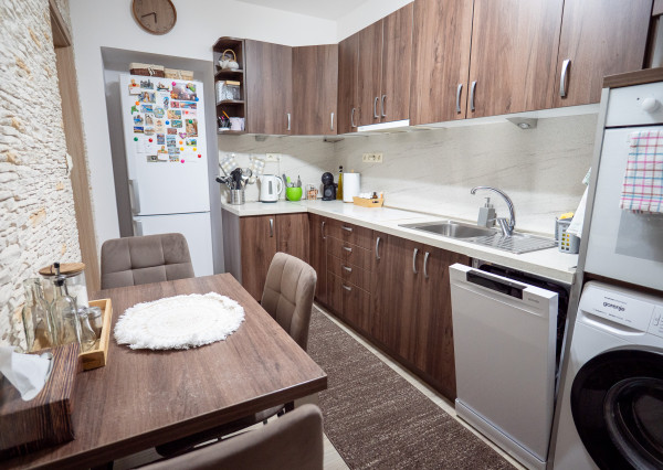 3-izbový, nadštandardne veľký byt s balkónom -  Krompachy