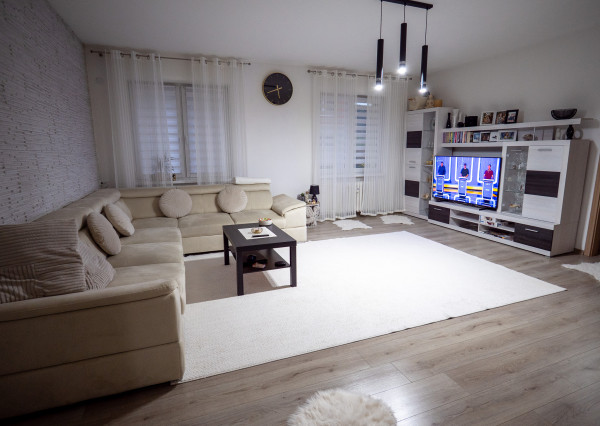 3-izbový, nadštandardne veľký byt s balkónom - Krompachy