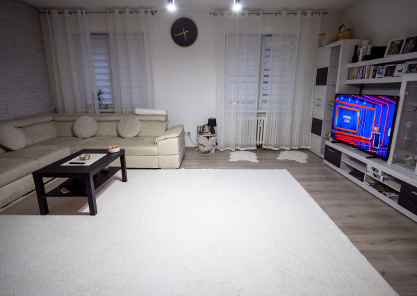 3-izbový, nadštandardne veľký byt s balkónom -  Krompachy