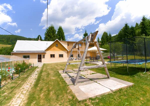 Rodinný dom - chalupa pod Bukovcom (2 869 m2), Švedlár