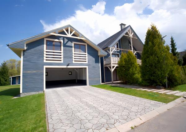 Multifunkčný dom s veľkým pozemkom (1656 m2) Veľká Lomnica