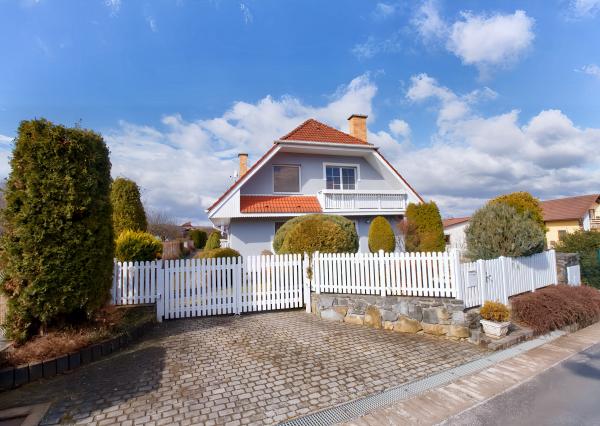 Rodinný dom s krásnou záhradou (922 m2) Markušovce pri SNV