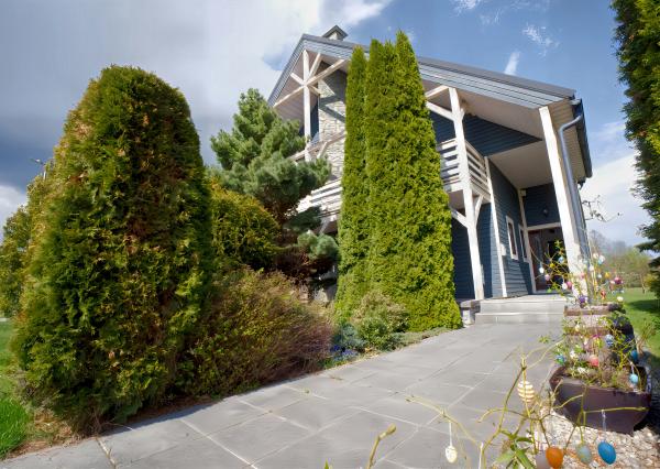 Multifunkčný dom s veľkým pozemkom (1656 m2) Veľká Lomnica