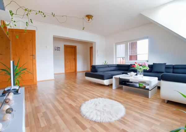 Rodinný dom (654 m2), garáž, altánok, záhrada Smižany