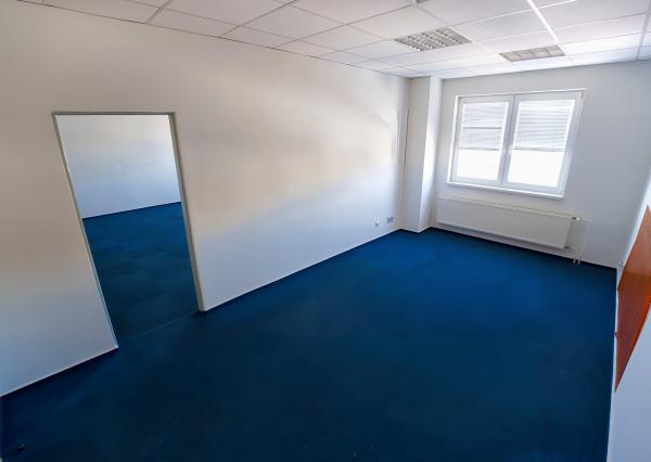 PRENÁJOM! Administratívny objekt v pokojnej lokalite sídl. Západ SNV