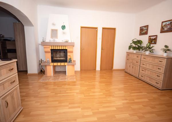 Rodinný dom s dvomi garážami - Beharovce