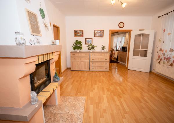 Rodinný dom s dvomi garážami - Beharovce