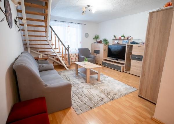 Rodinný dom s dvomi garážami - Beharovce