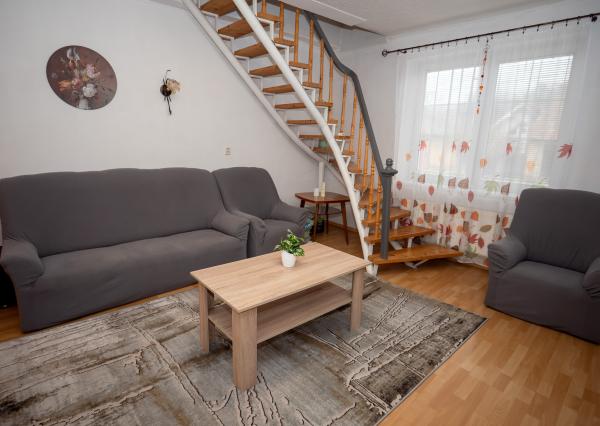 Rodinný dom s dvomi garážami - Beharovce