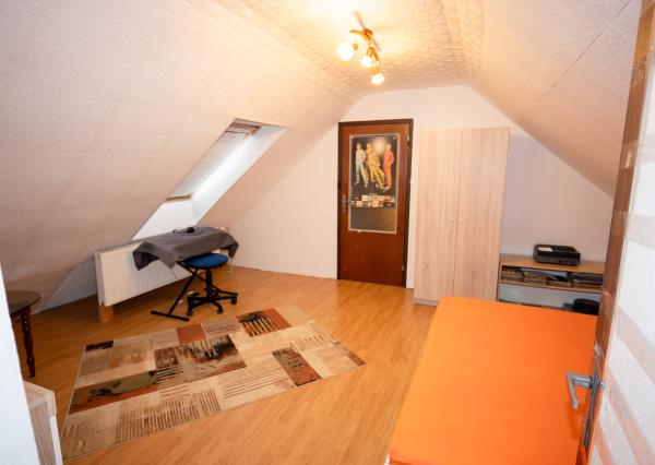 Rodinný dom s dvomi garážami - Beharovce