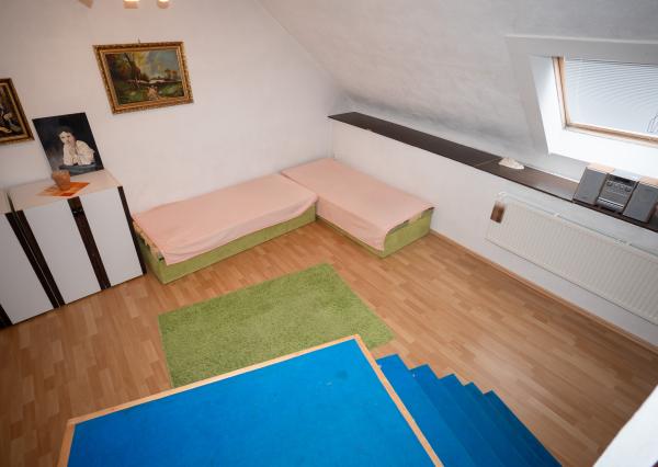 Rodinný dom s dvomi garážami - Beharovce