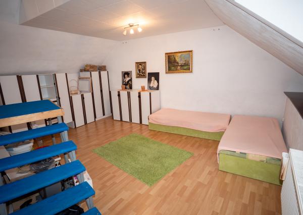 Rodinný dom s dvomi garážami - Beharovce