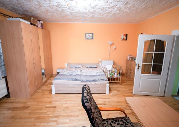 Rodinný dom s dvomi garážami - Beharovce