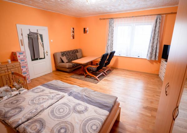 Rodinný dom s dvomi garážami - Beharovce