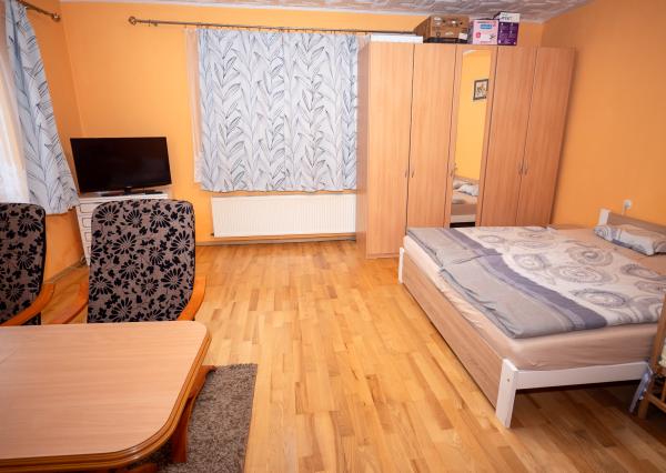 Rodinný dom s dvomi garážami - Beharovce