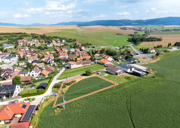Pozemok (1948 m2) vhodný aj pre developera Danišovce