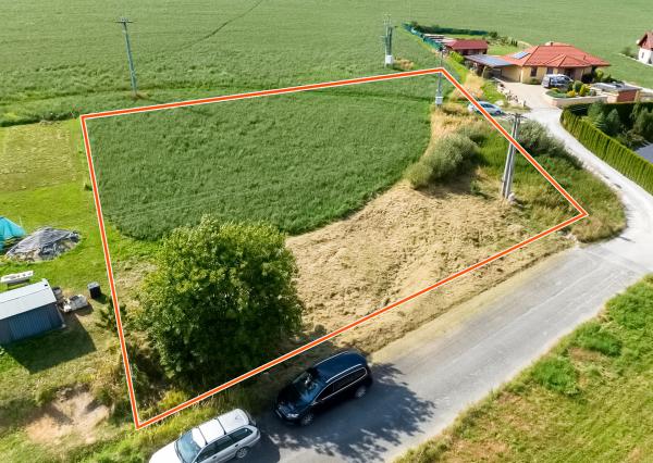 Pozemok (1948 m2) vhodný aj pre developera Danišovce
