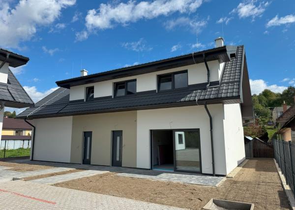 Máme dokončené ! Na predaj 3 a 4 -izbové byty v Danišovciach