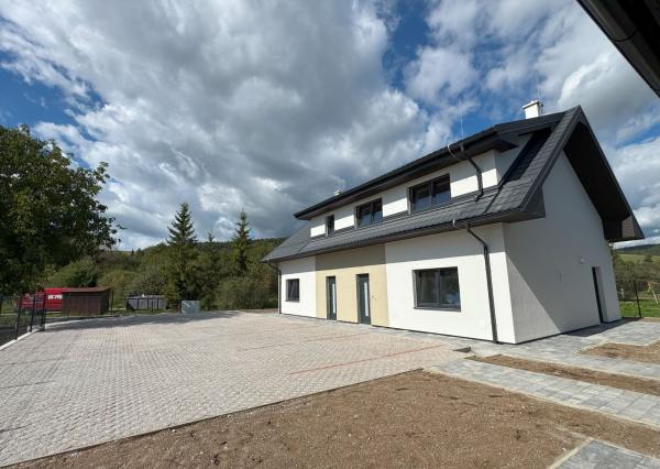 Máme dokončené ! Na predaj 3 a 4 -izbové byty v Danišovciach