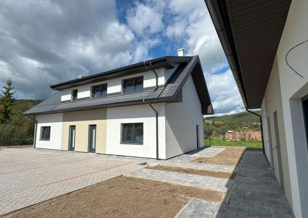 Máme dokončené ! Na predaj 3 a 4 -izbové byty v Danišovciach