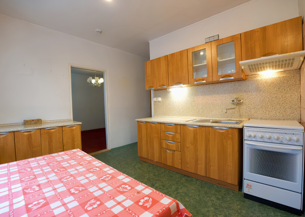 Byt 4+1 (82 m2) s loggiou, Komenského ul., SNV