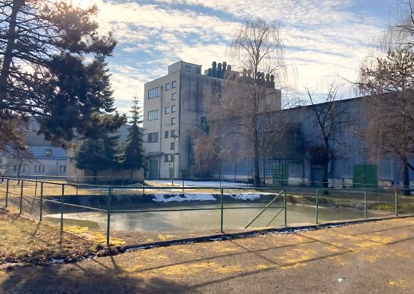 Podn. areál - adm, výroba, garáže, sklady (3,3 ha) neďaleko Košíc